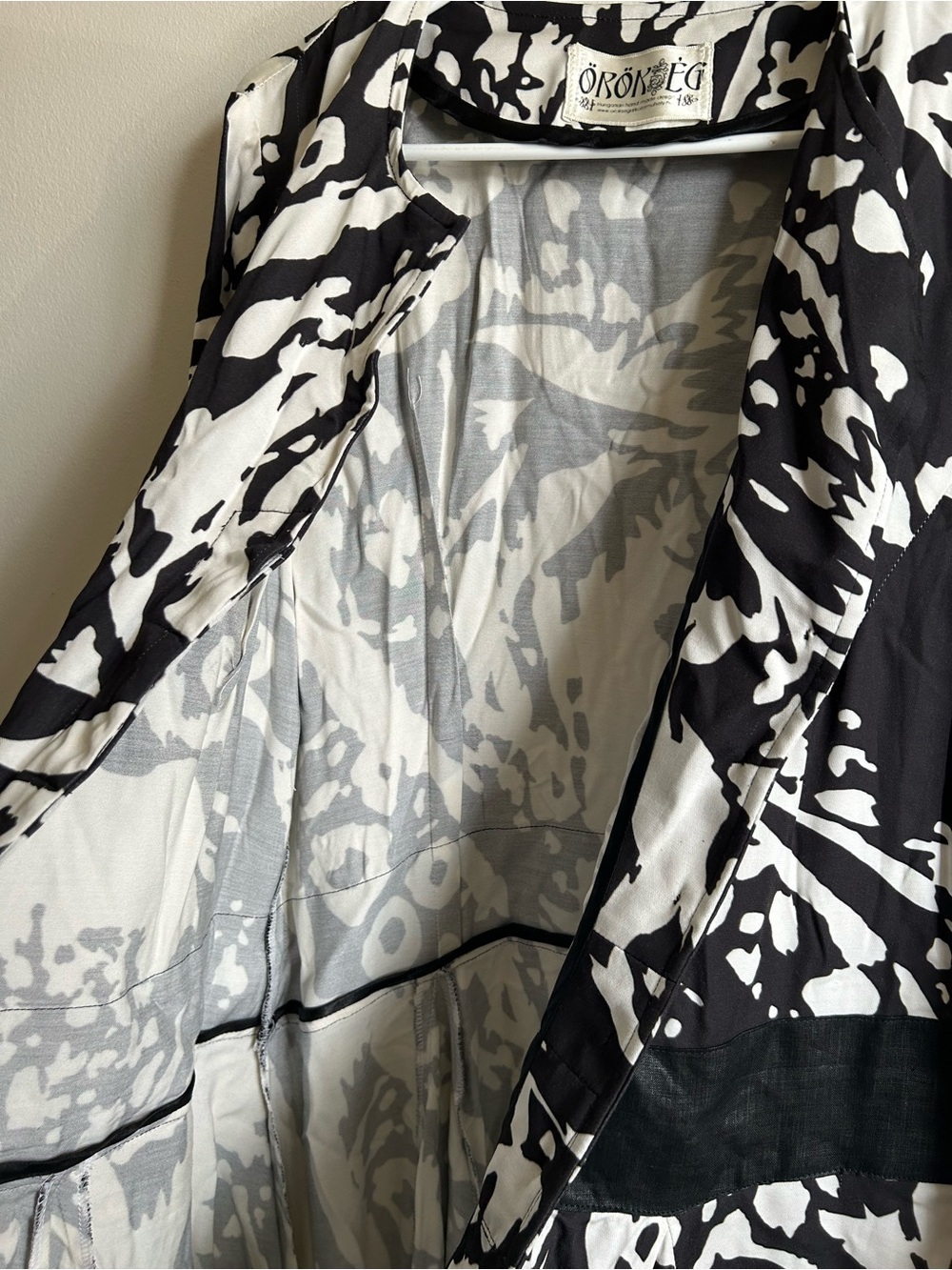 Authentic ÖRÖKSÉG Hungarian Hand Made Design Black White Lace maxi Dress - Picture 5 of 5